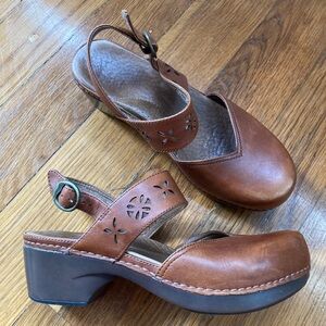 Dansko Trista Brown Leather Clogs, women’s 38